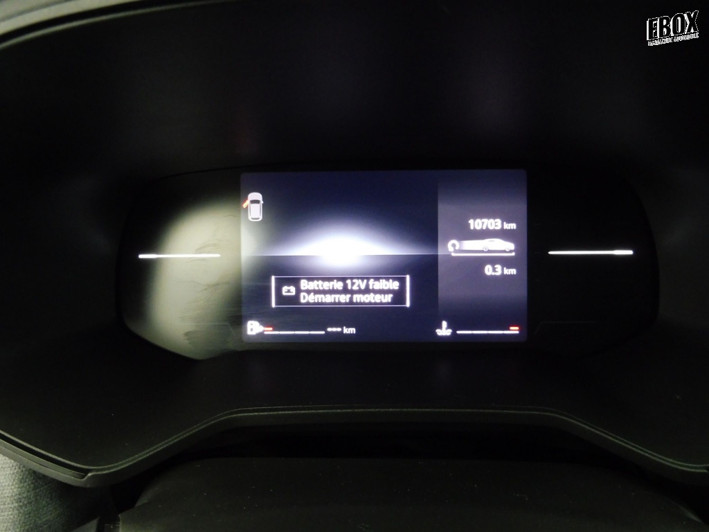 72426_p51 - RENAULT - CLIO - 2025 - photo 8