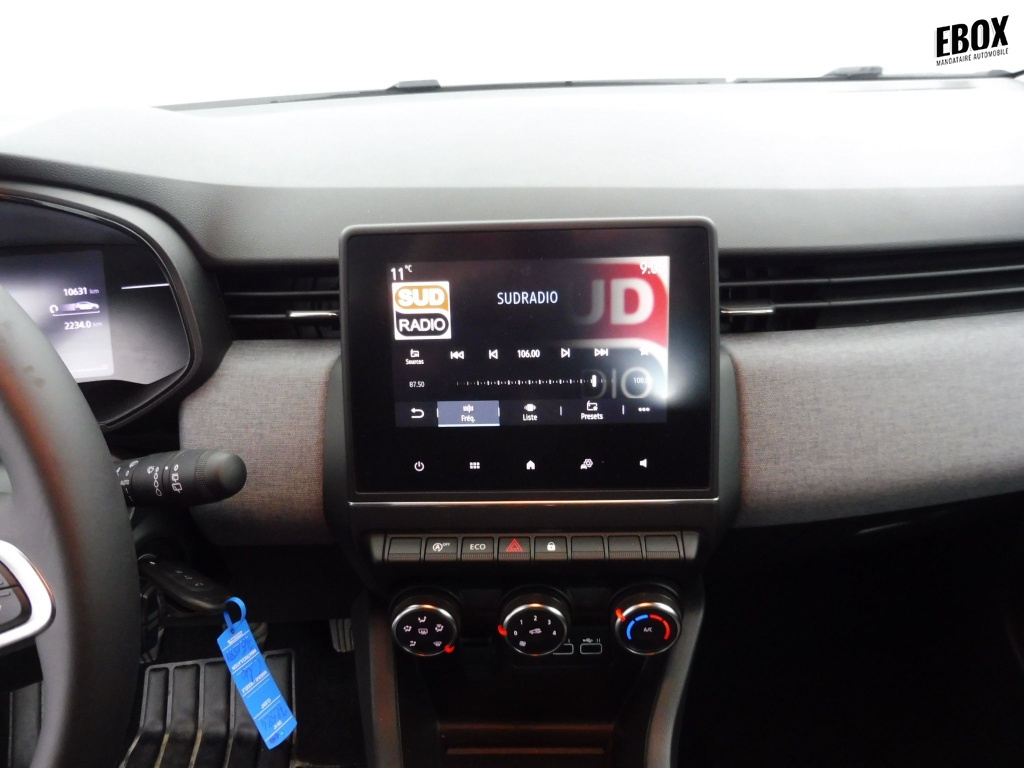 72524_p51 - RENAULT - CLIO - 2025 - photo 10