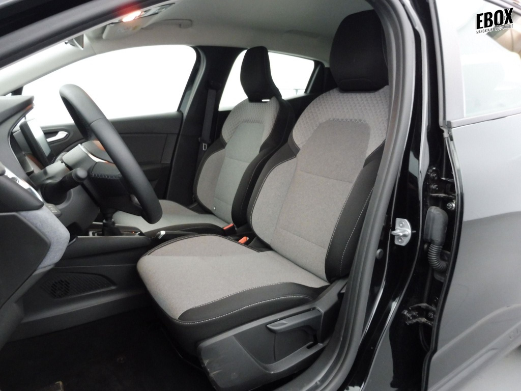 72524_p51 - RENAULT - CLIO - 2025 - photo 12