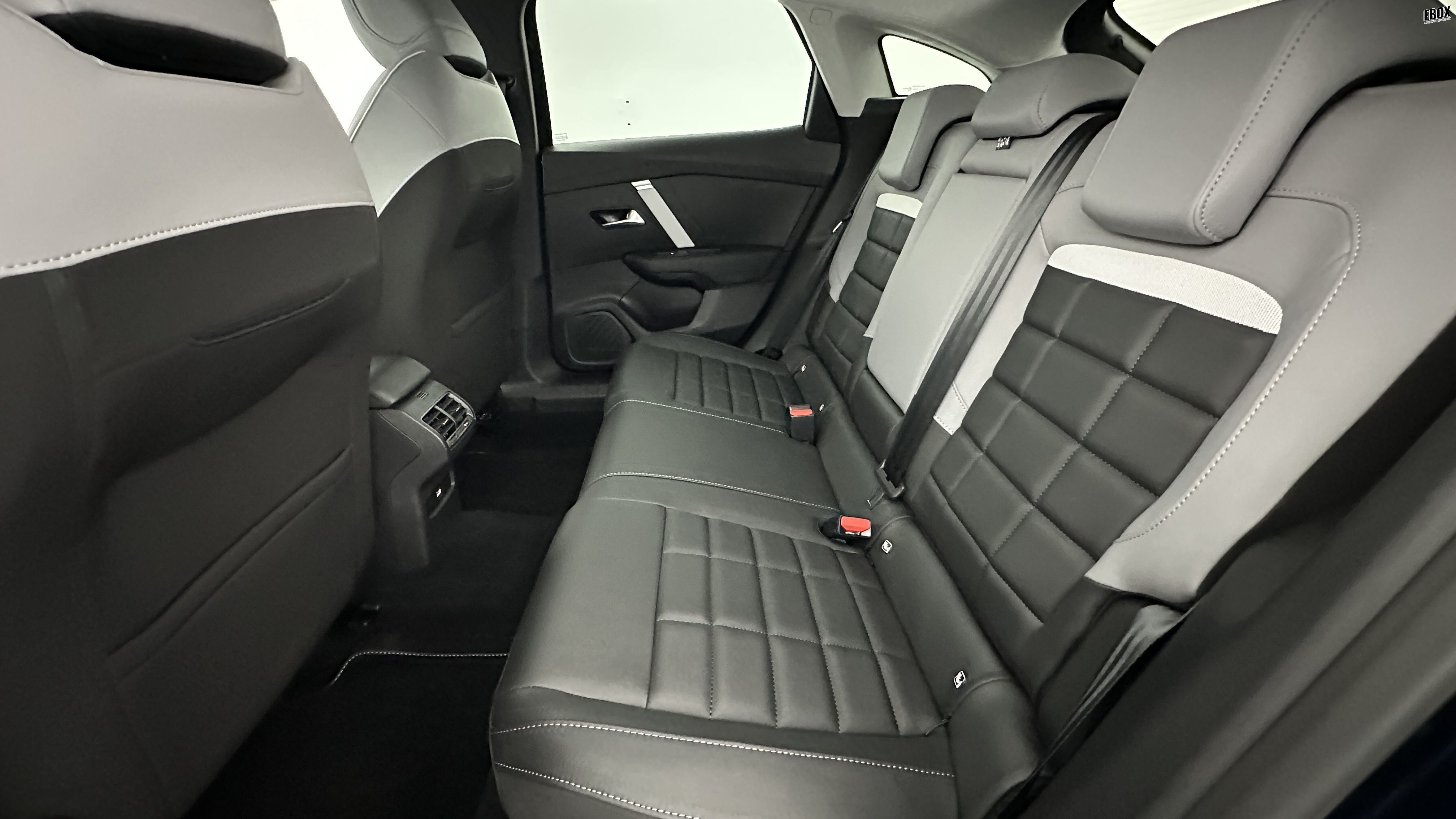 GLI00017392_p53 - CITROEN - C4 - 2025 - photo 9