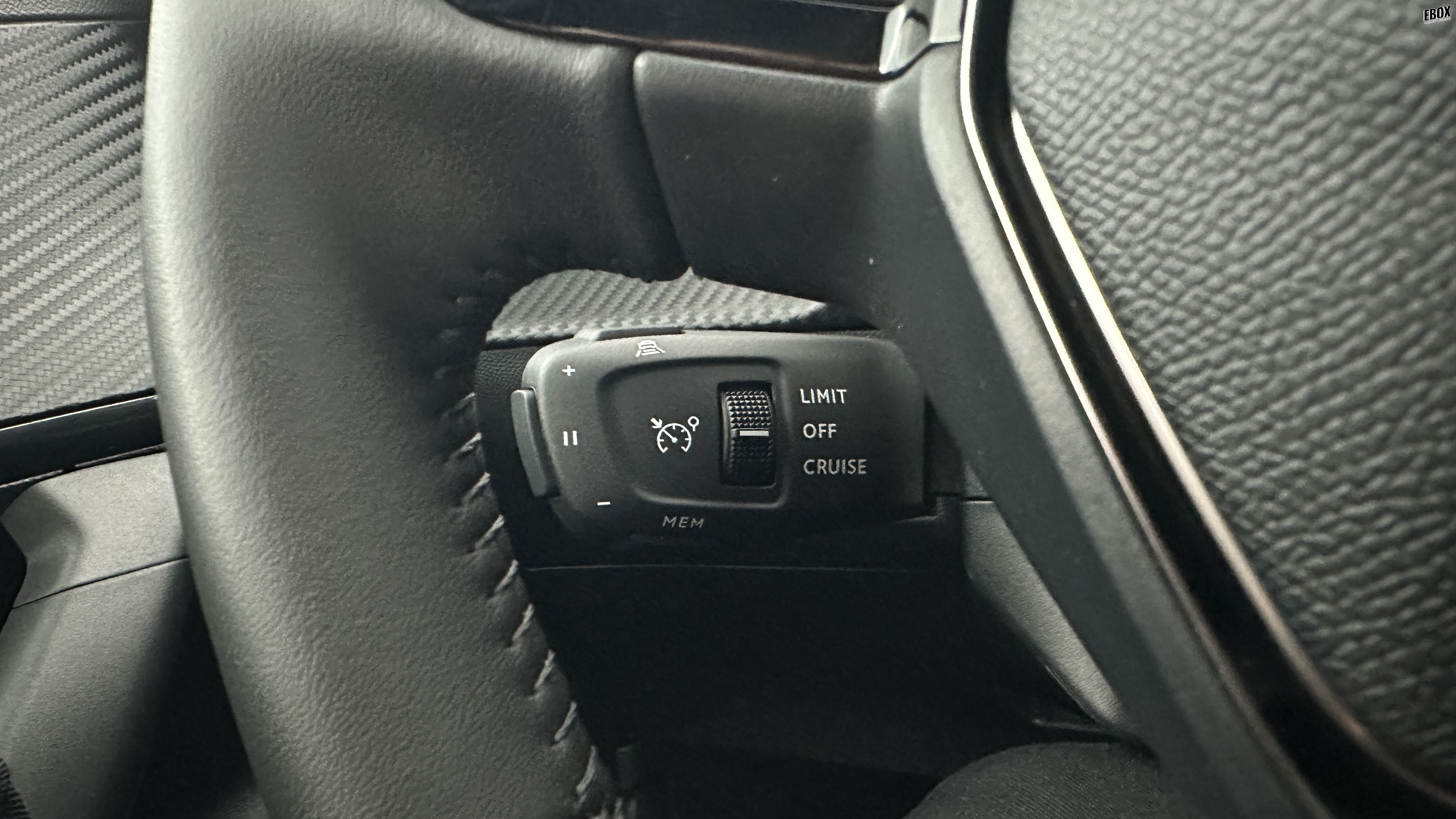 GLI00012500_p53 - PEUGEOT - 2008 - 2025 - photo 22