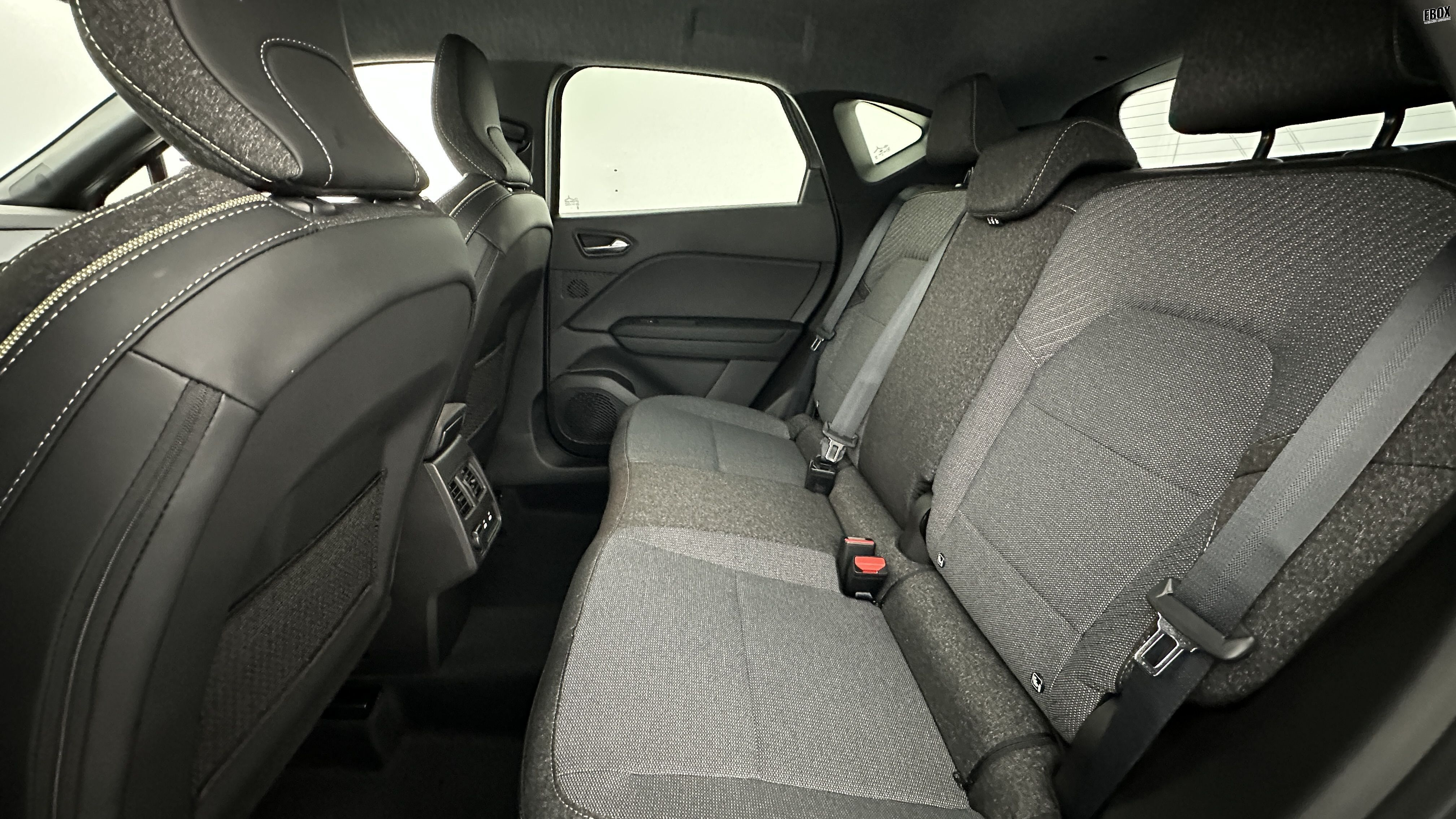 GLI00009837_p53 - RENAULT - CAPTUR - 2025 - photo 9