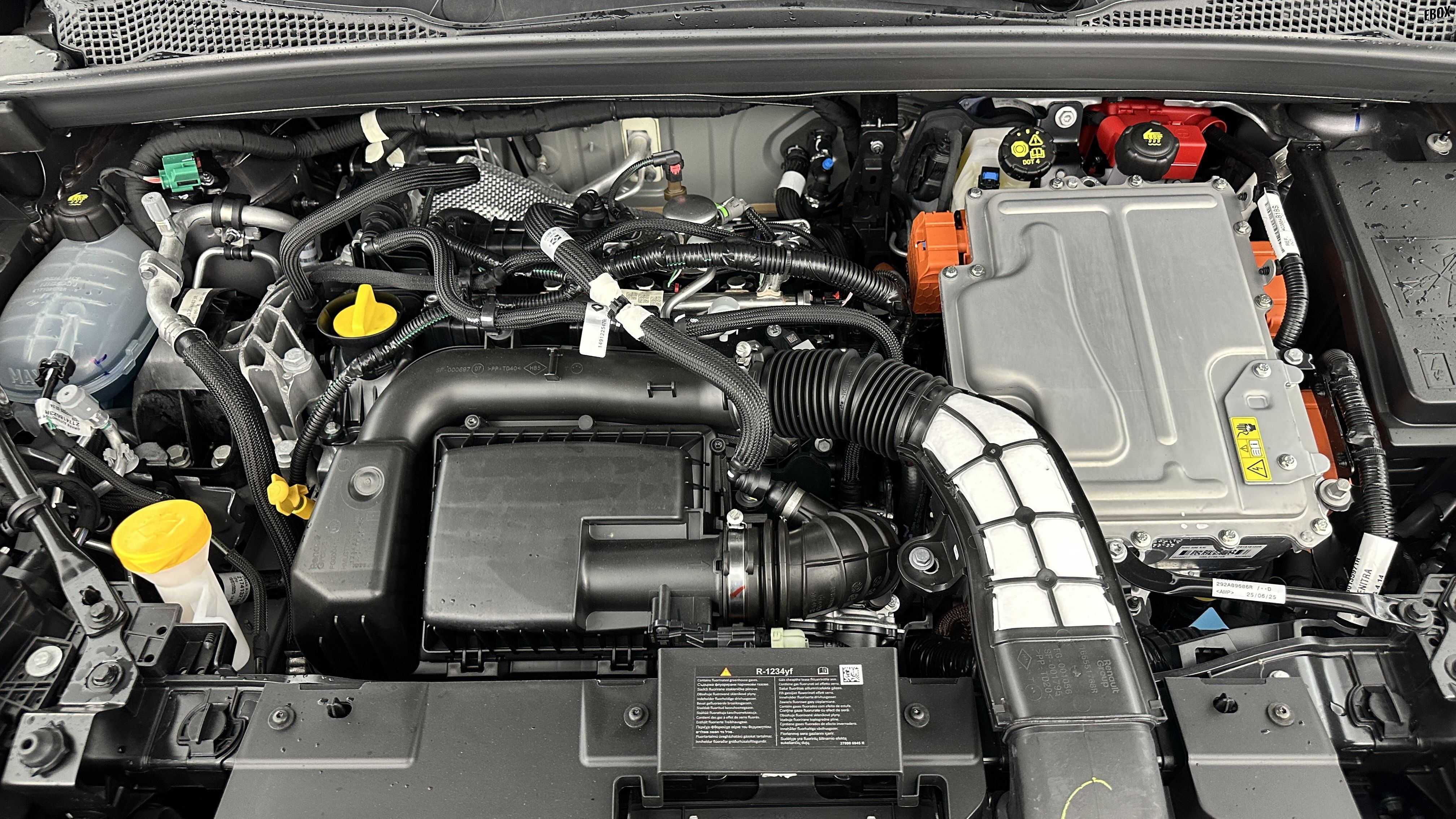 GLI00009837_p53 - RENAULT - CAPTUR - 2025 - photo 11