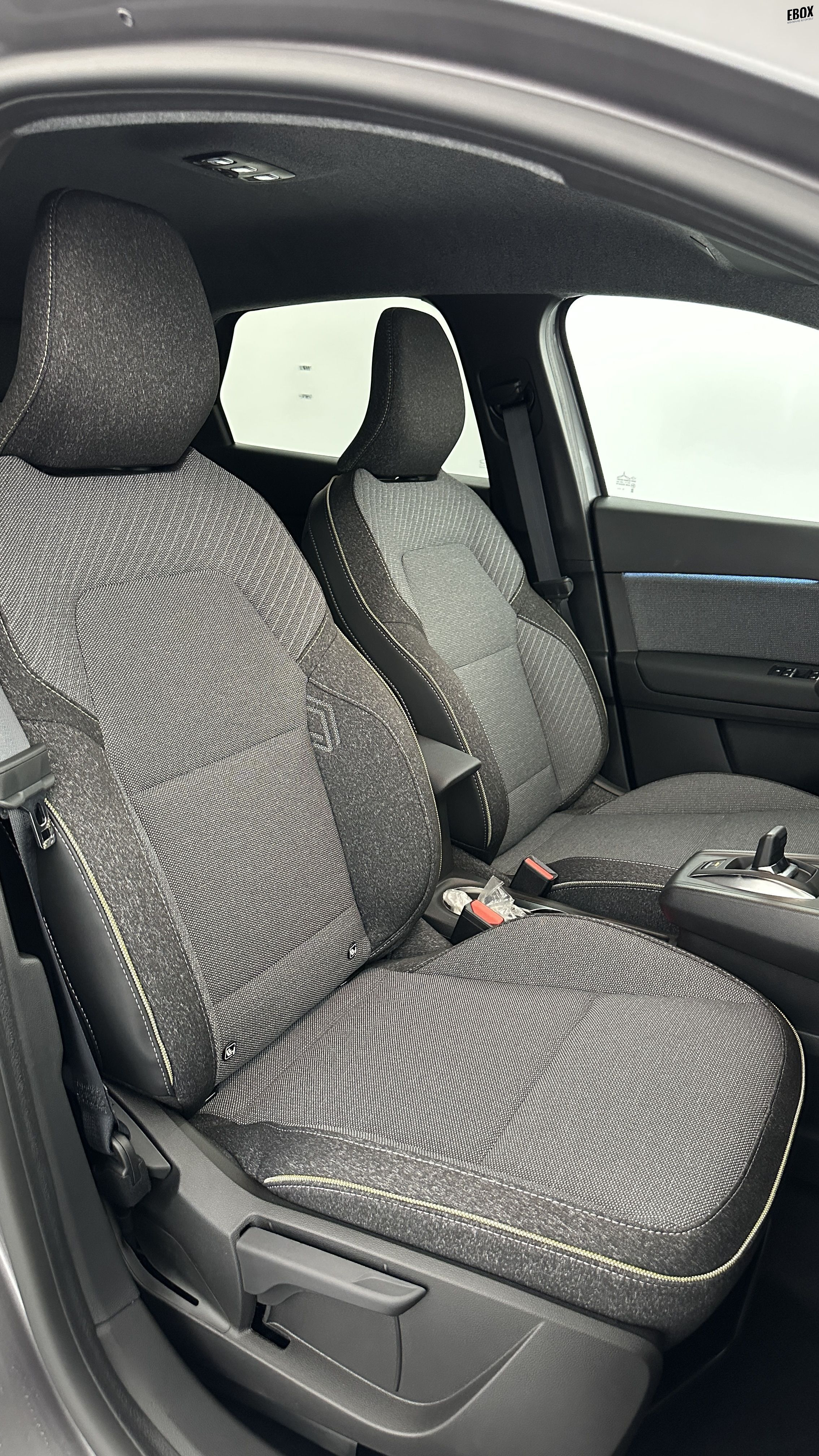 GLI00009837_p53 - RENAULT - CAPTUR - 2025 - photo 18