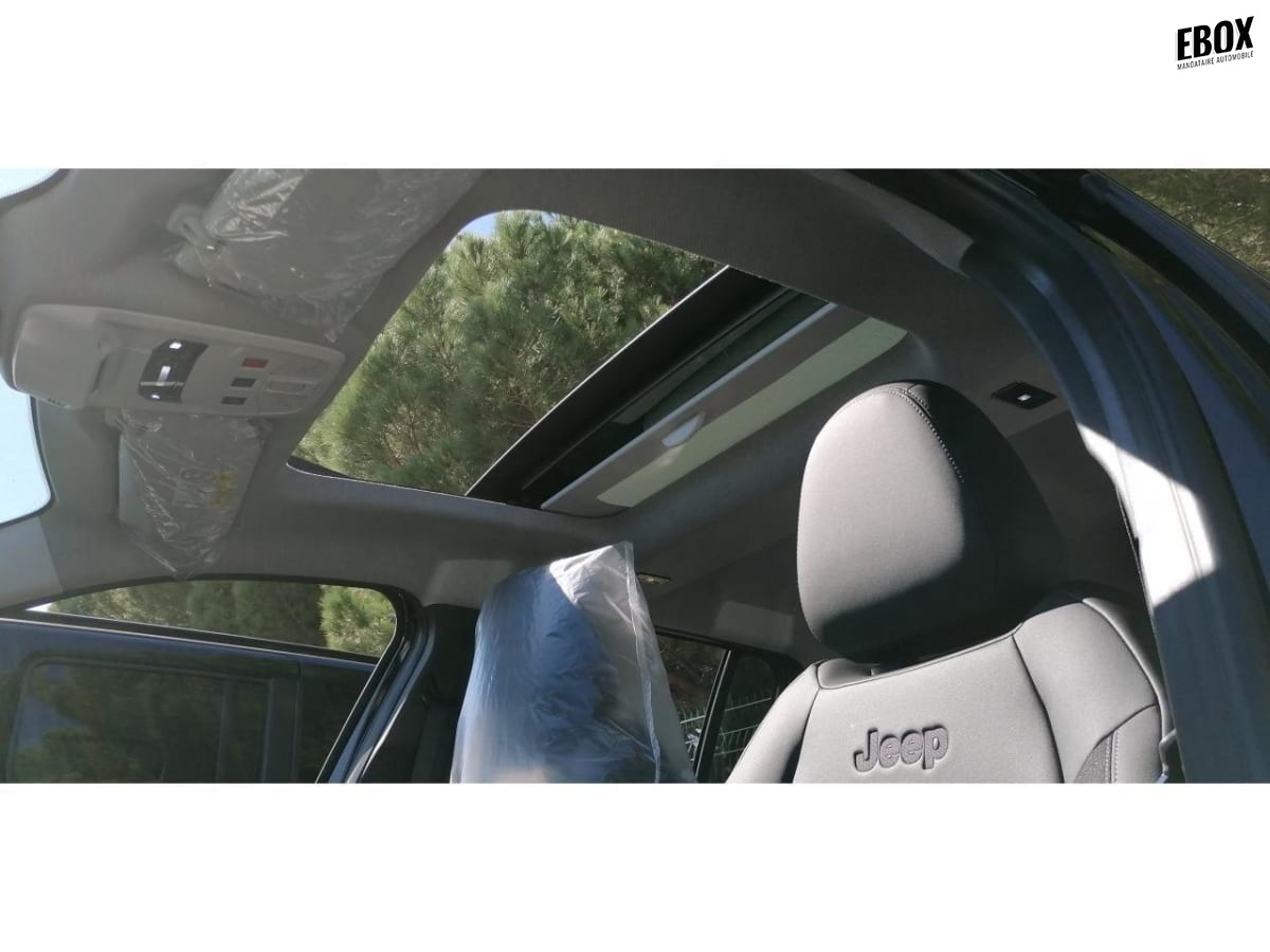 377869_p2 - JEEP - AVENGER - 2026 - photo 4