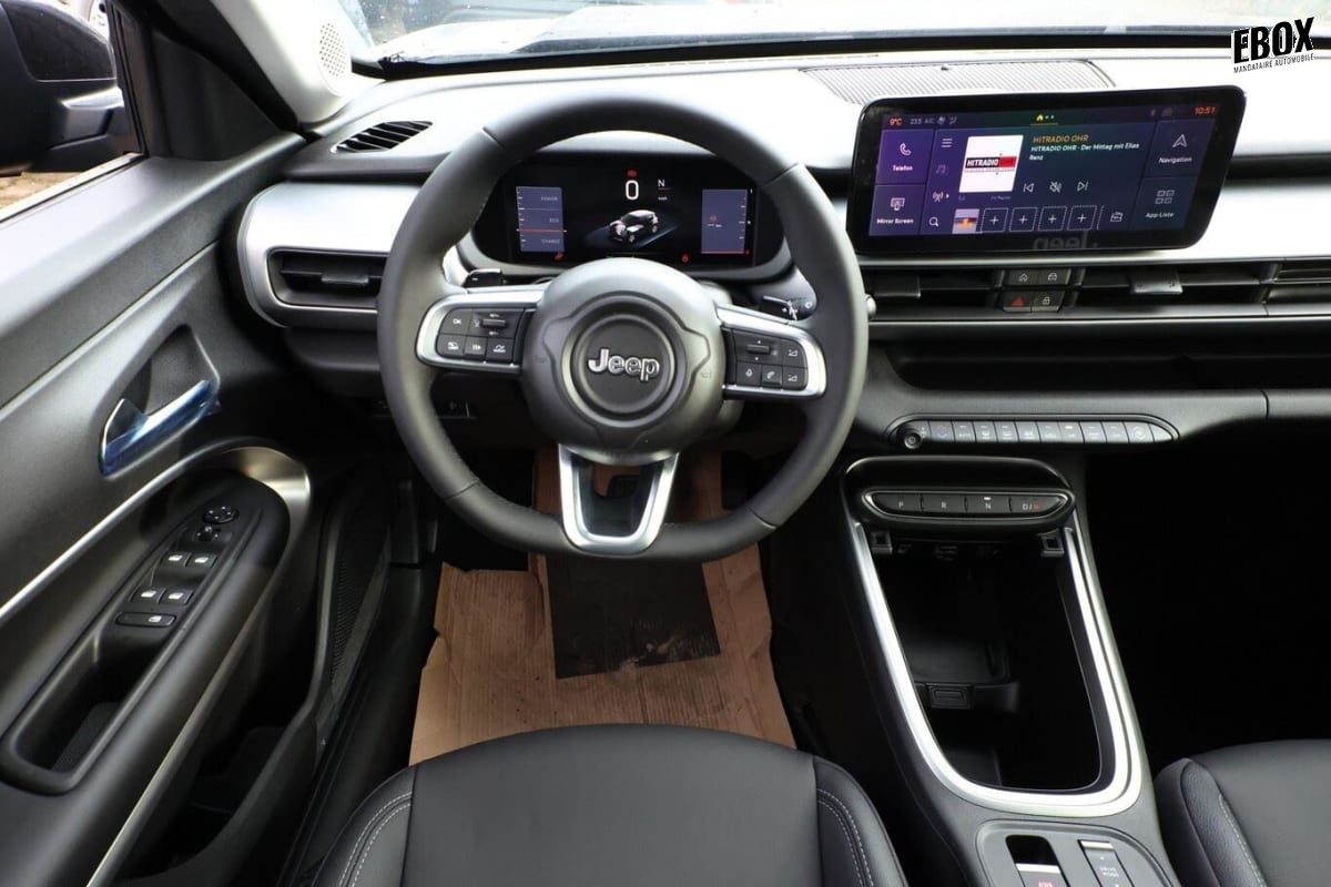 377197_p2 - JEEP - AVENGER - 2026 - photo 7