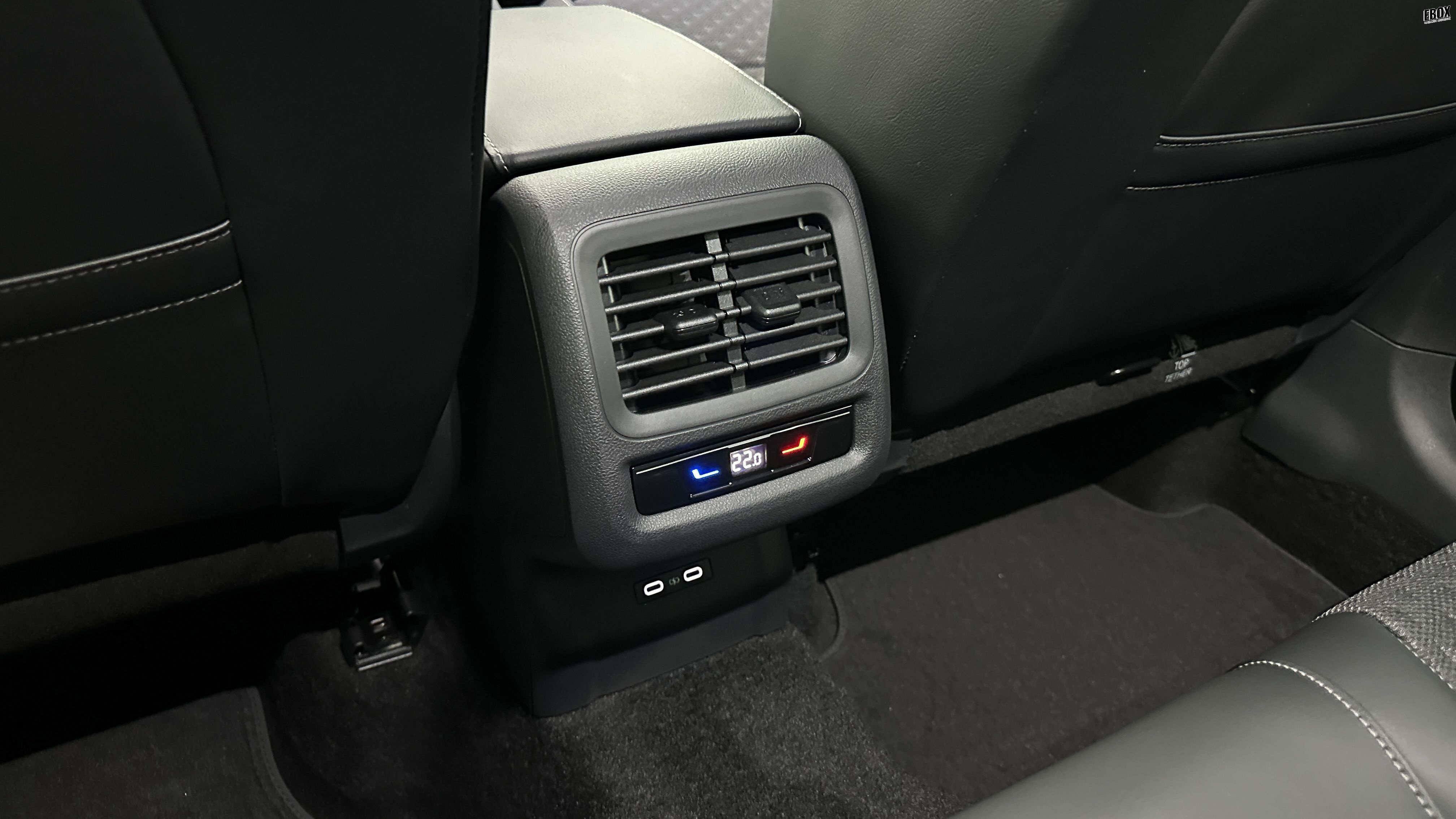 GLI00010006_p53 - VOLKSWAGEN - T ROC - 2026 - photo 23