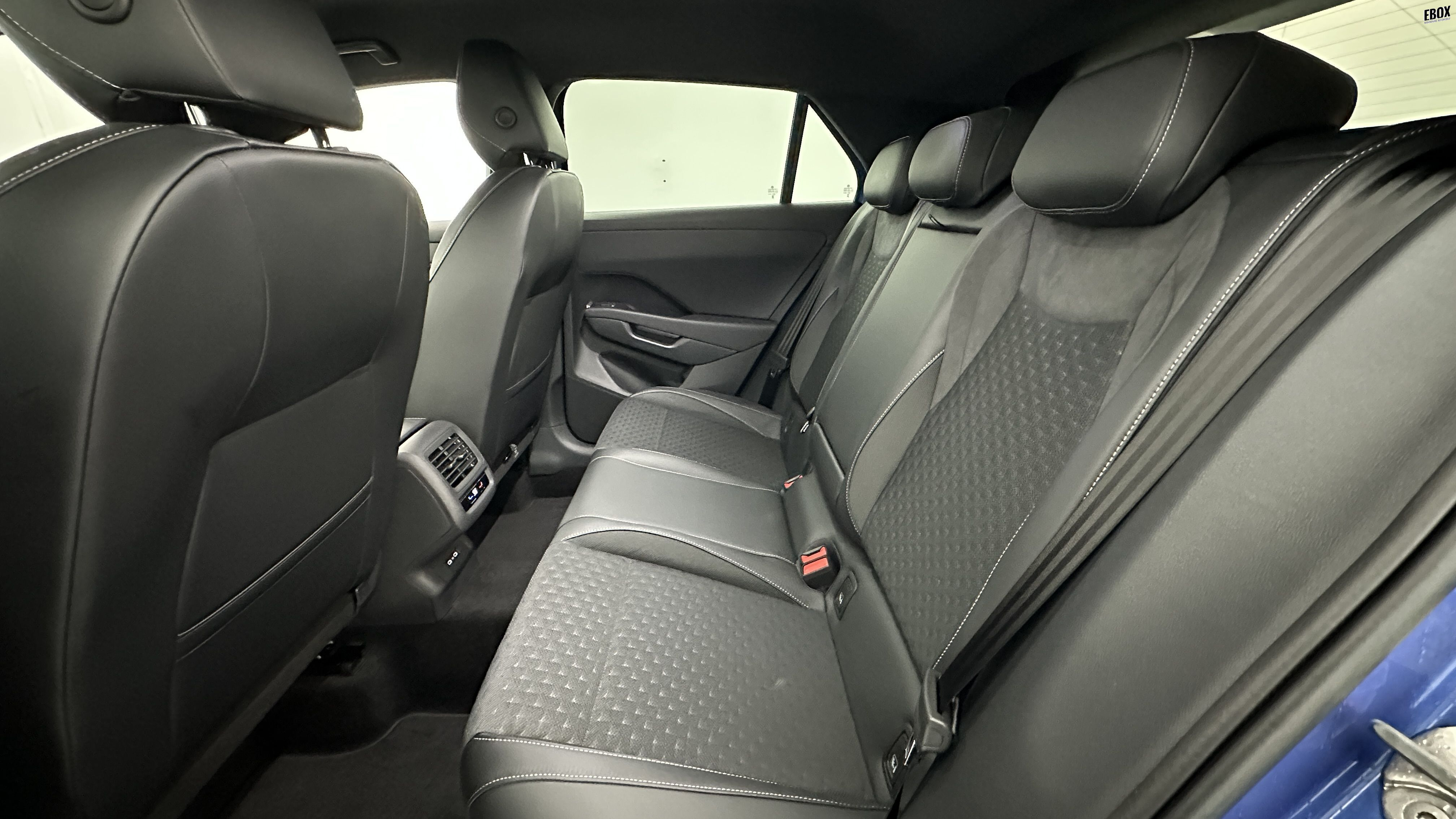 GLI00010018_p53 - VOLKSWAGEN - T ROC - 2026 - photo 9