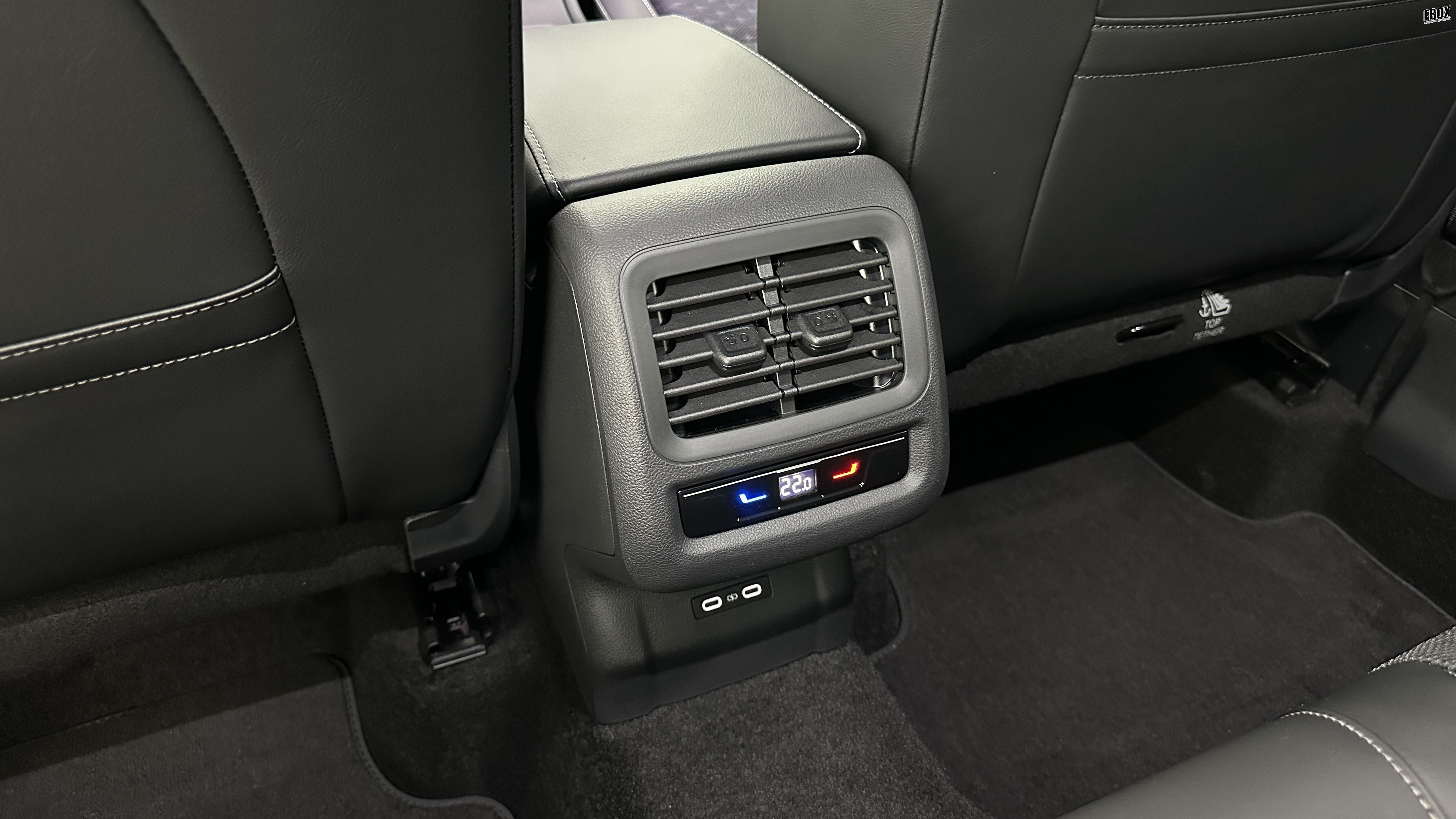 GLI00010008_p53 - VOLKSWAGEN - T ROC - 2026 - photo 23