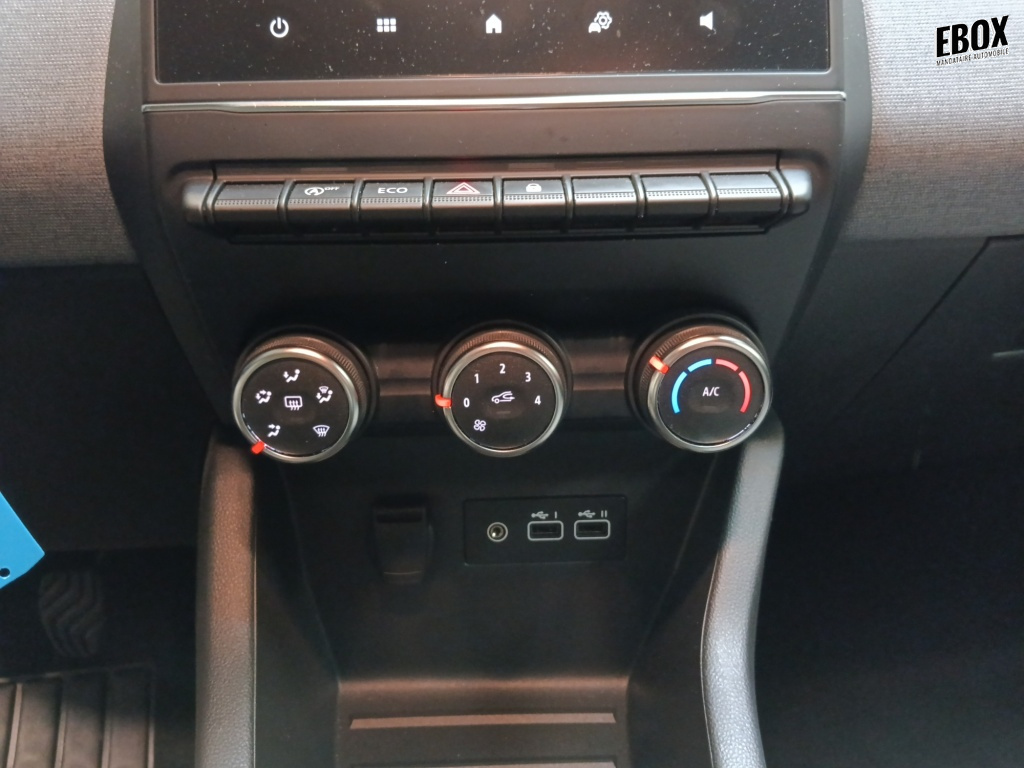 72556_p51 - RENAULT - CLIO - 2025 - photo 20