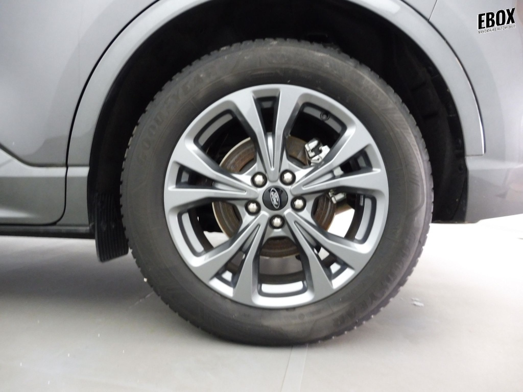 70374_p51 - FORD - KUGA - 2024 - photo 12