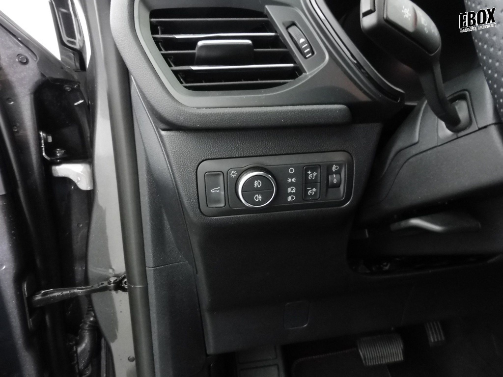 70374_p51 - FORD - KUGA - 2024 - photo 8