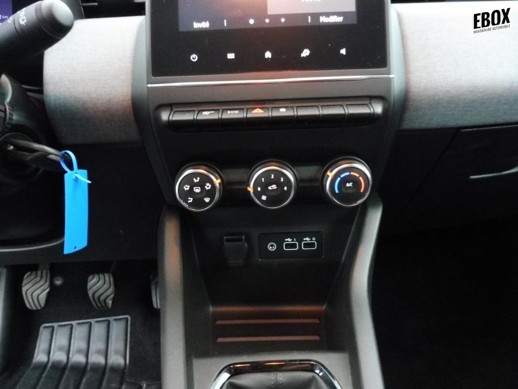 72552_p51 - RENAULT - CLIO - 2025 - photo 6