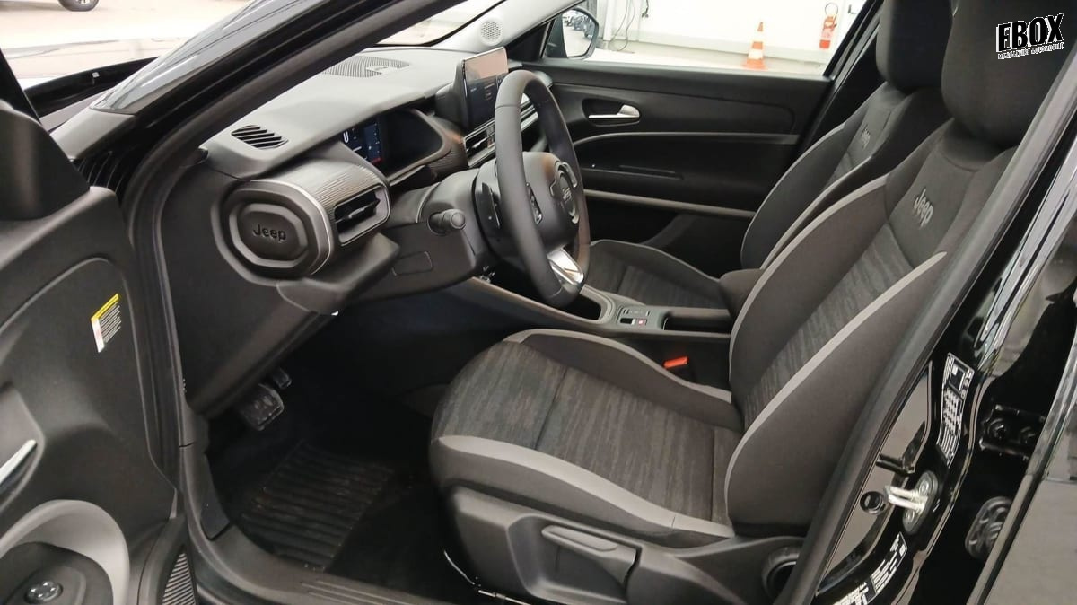 377972_p2 - JEEP - AVENGER - 2026 - photo 5