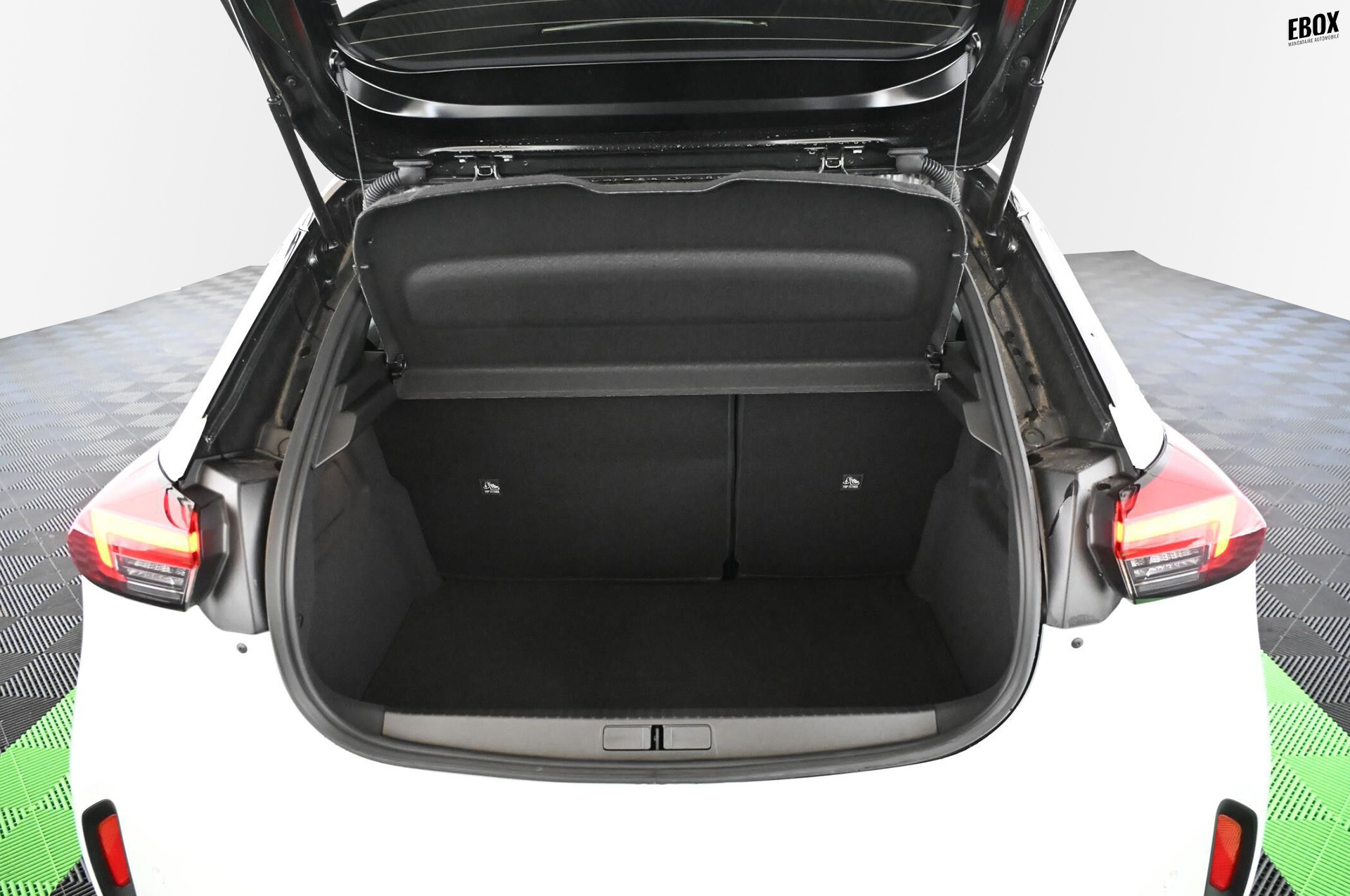 19134_p35 - OPEL - CORSA - 2023 - photo 38