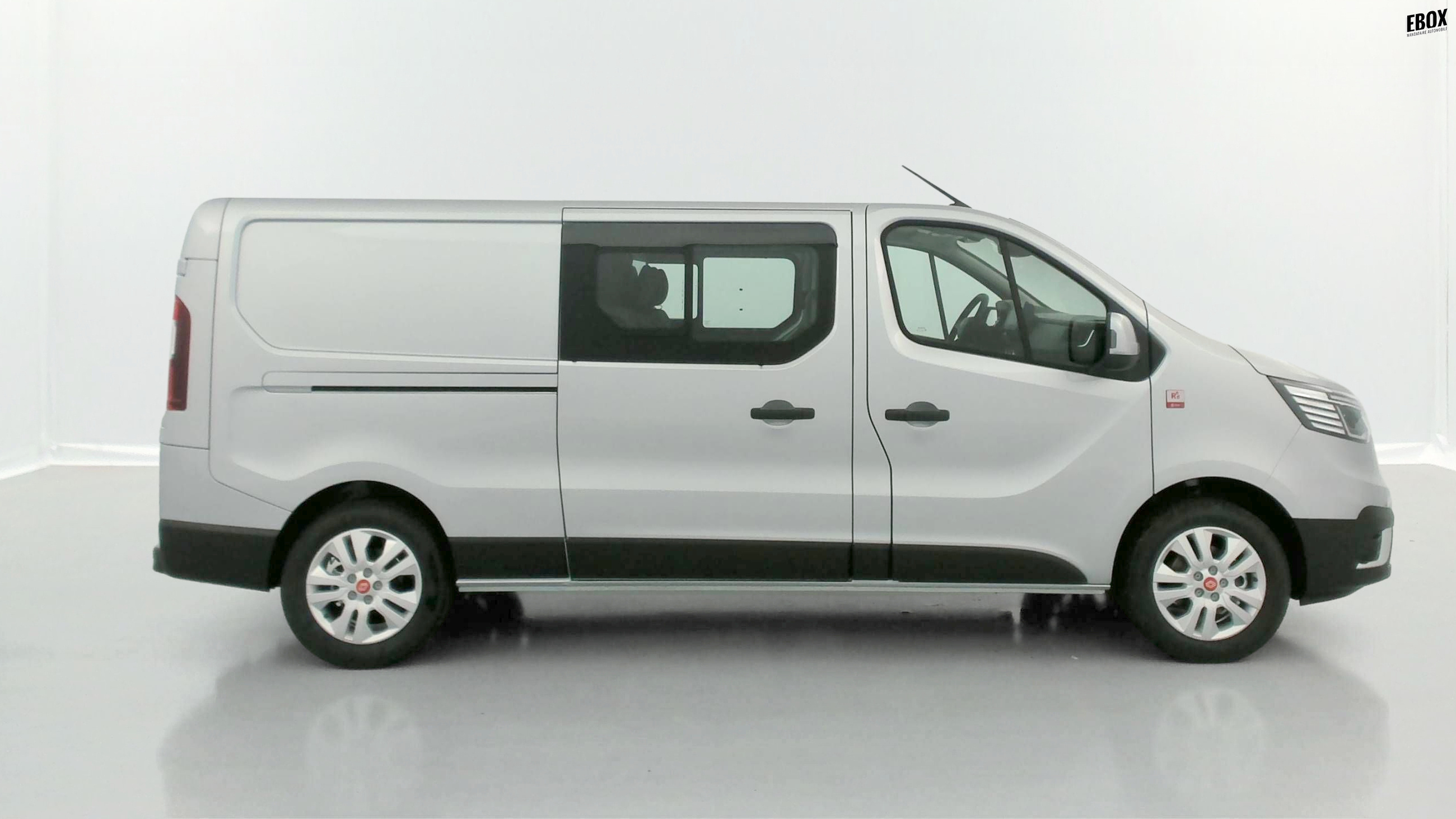 GLI00007186_p53 - RENAULT TRUCKS - TRAFIC CA - 2025 - photo 21