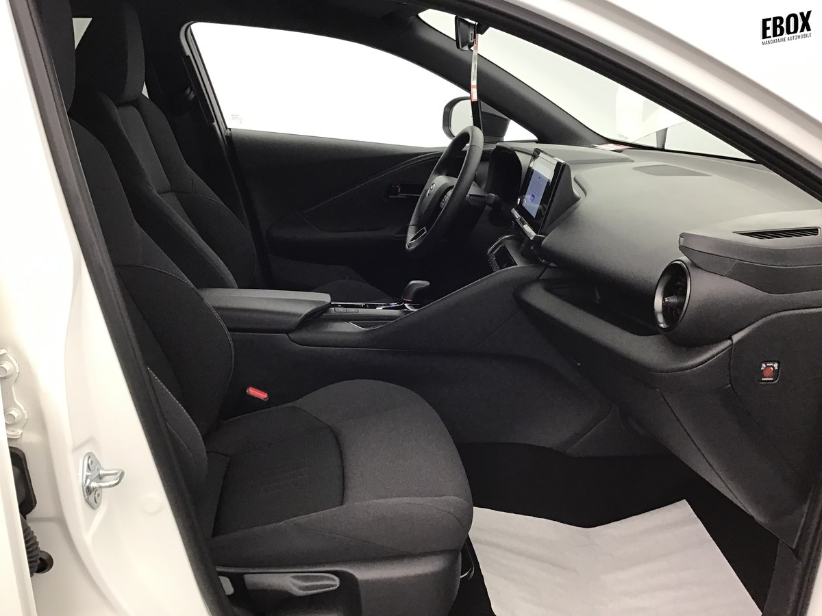 N201801_p3 - TOYOTA - C HR - 2025 - photo 6