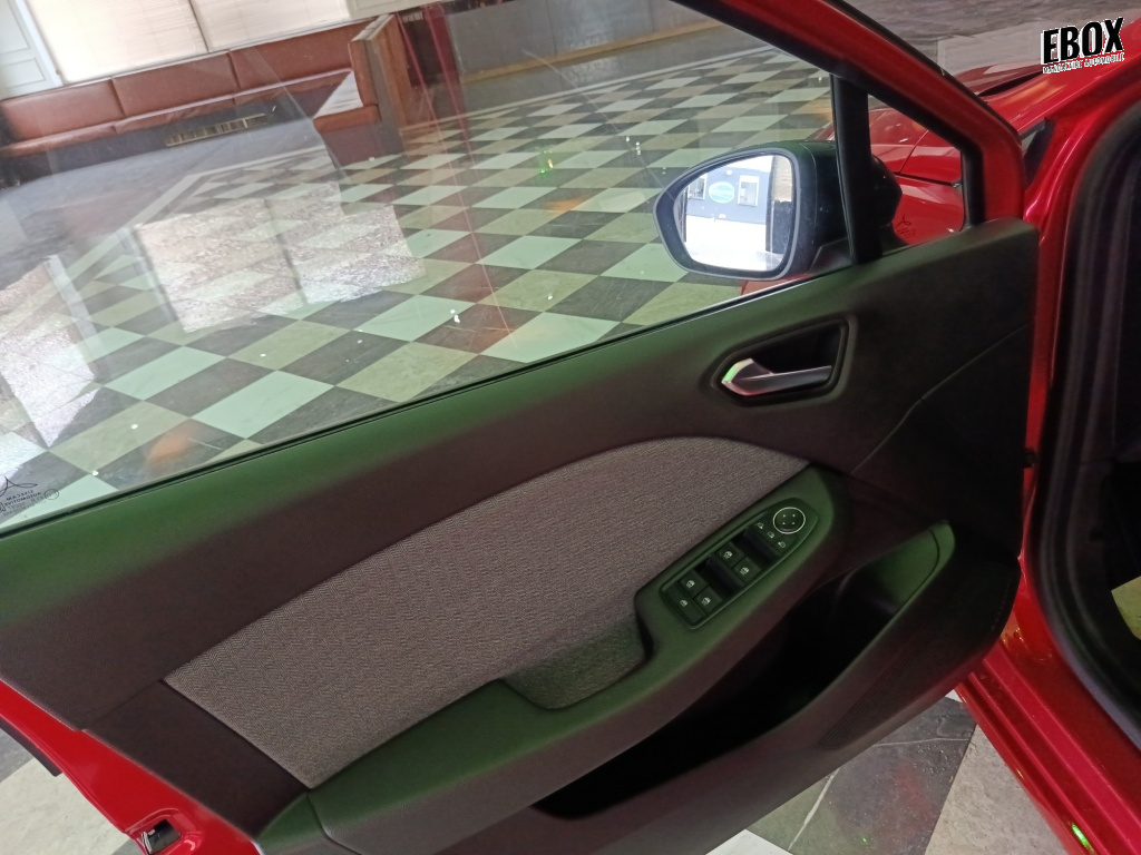 73565_p51 - RENAULT - CLIO - 2024 - photo 11