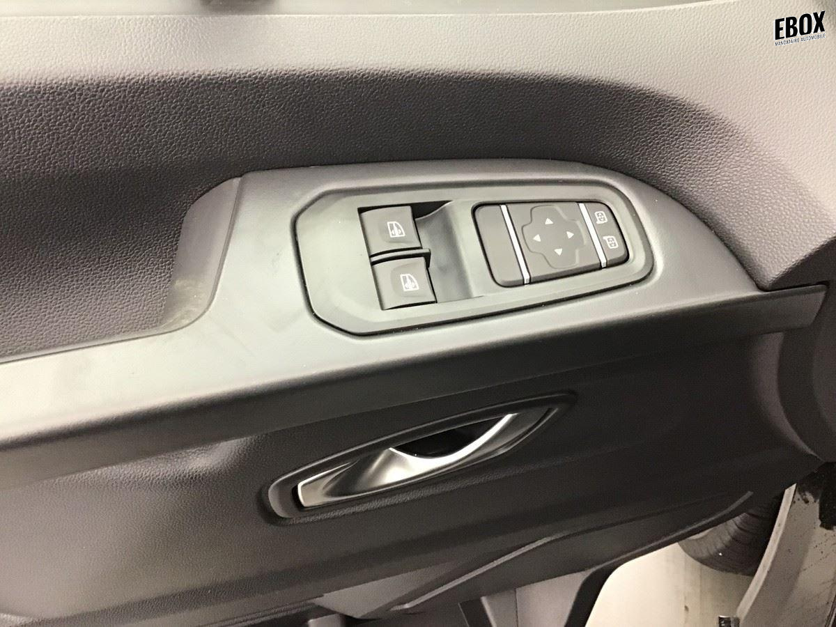 380947_p2 - RENAULT - TRAFIC - 2026 - photo 9