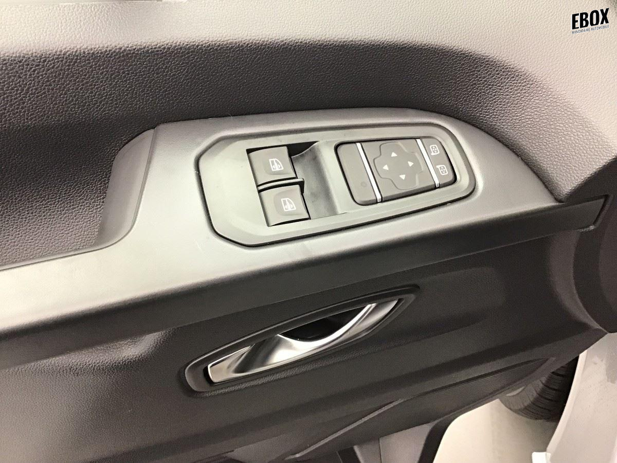 380943_p2 - RENAULT - TRAFIC - 2026 - photo 9