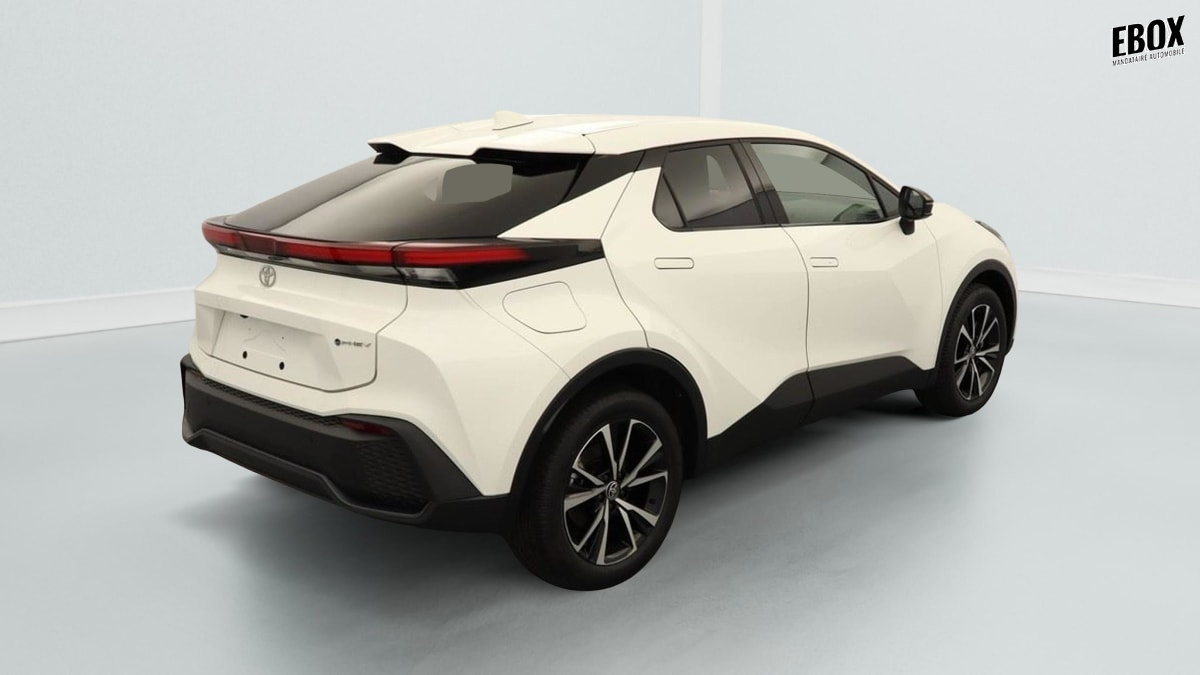 381006_p2 - TOYOTA - C HR - 2026 - photo 2