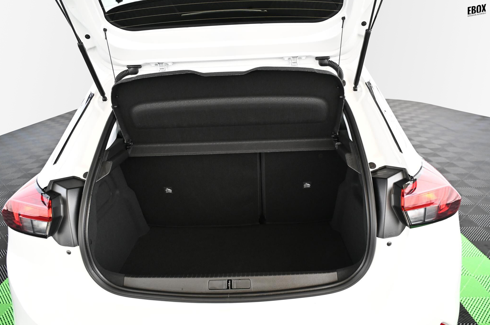 19040_p35 - OPEL - CORSA - 2023 - photo 35