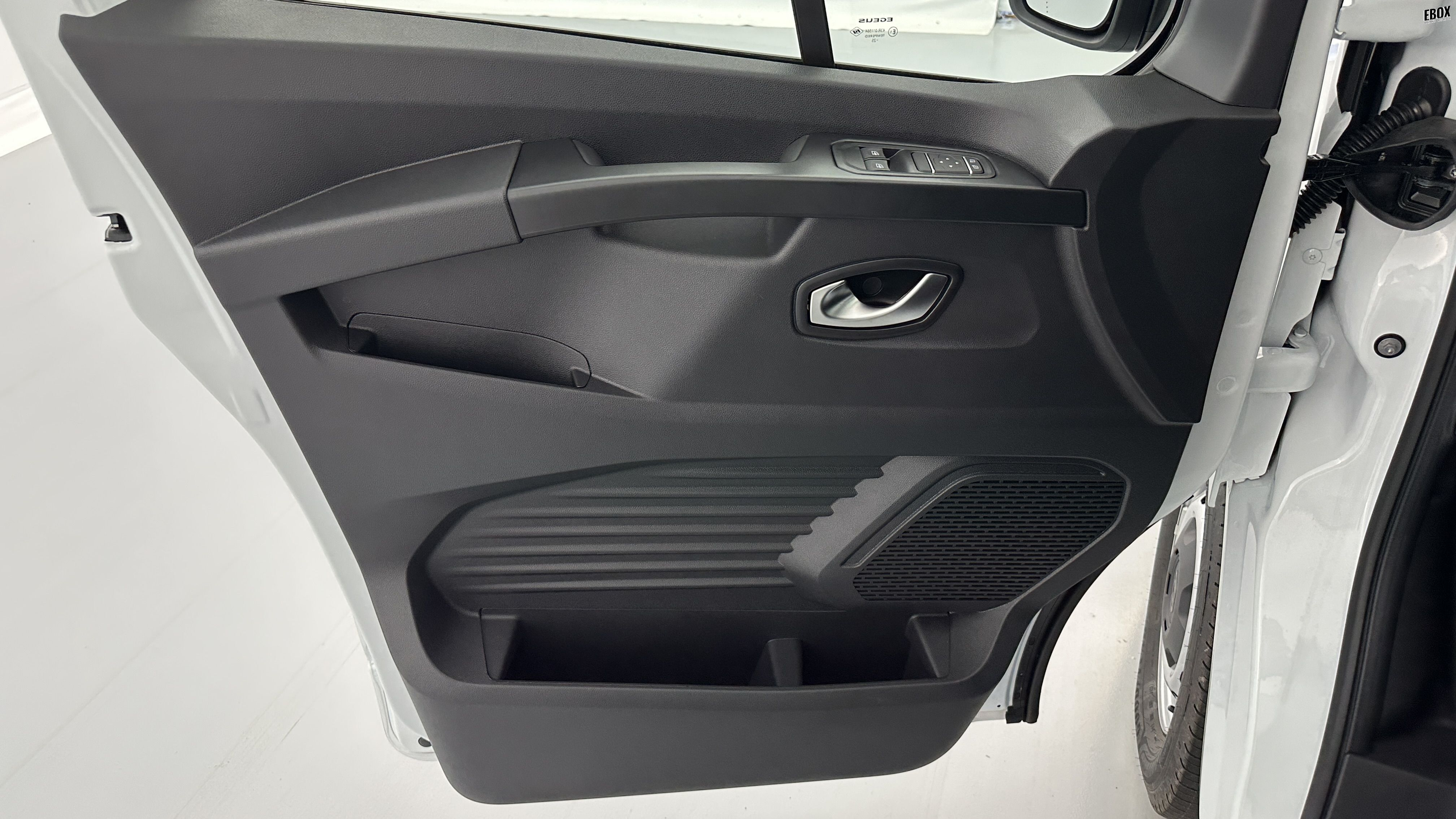 GLI00026306_p53 - RENAULT - TRAFIC - 2025 - photo 8