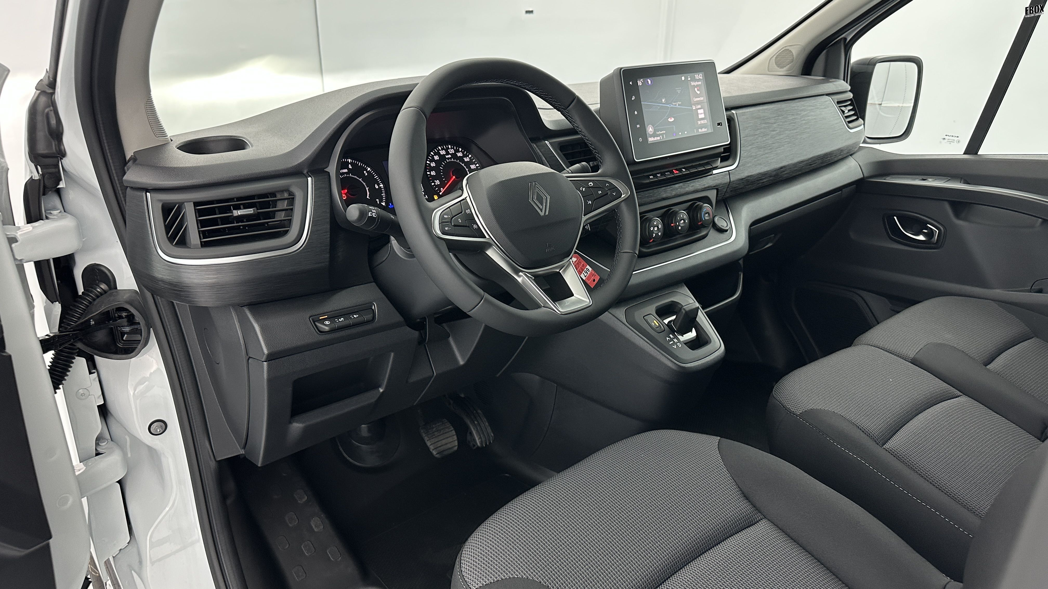 GLI00026309_p53 - RENAULT - TRAFIC - 2025 - photo 8