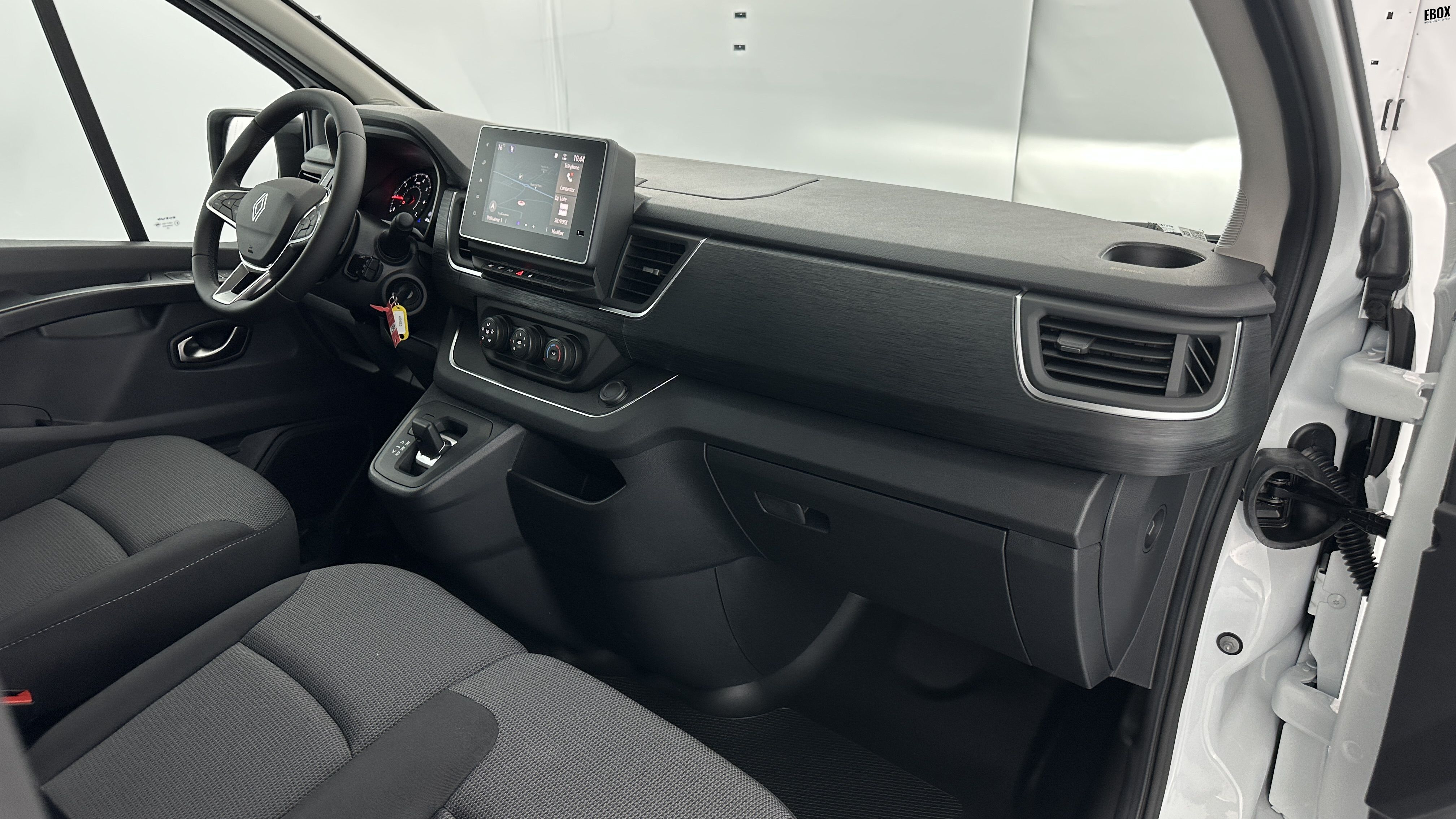 GLI00026309_p53 - RENAULT - TRAFIC - 2025 - photo 9