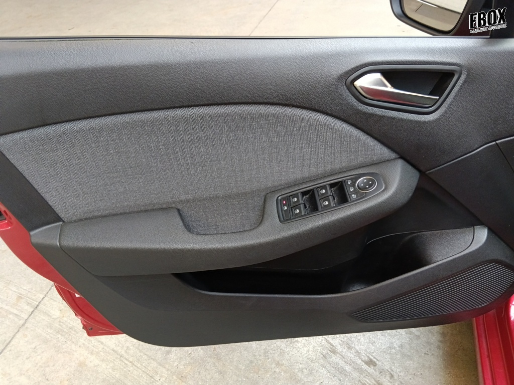 72394_p51 - RENAULT - CLIO - 2024 - photo 11