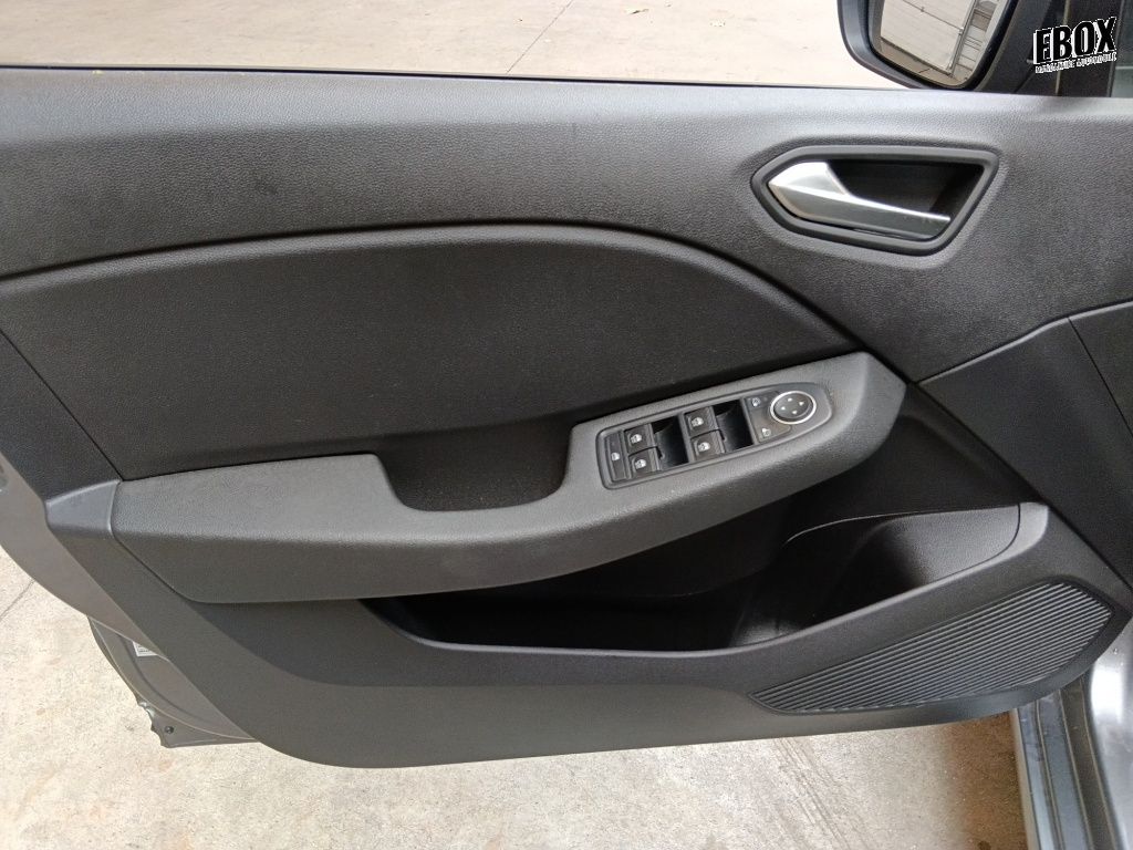 72453_p51 - RENAULT - CLIO - 2025 - photo 11