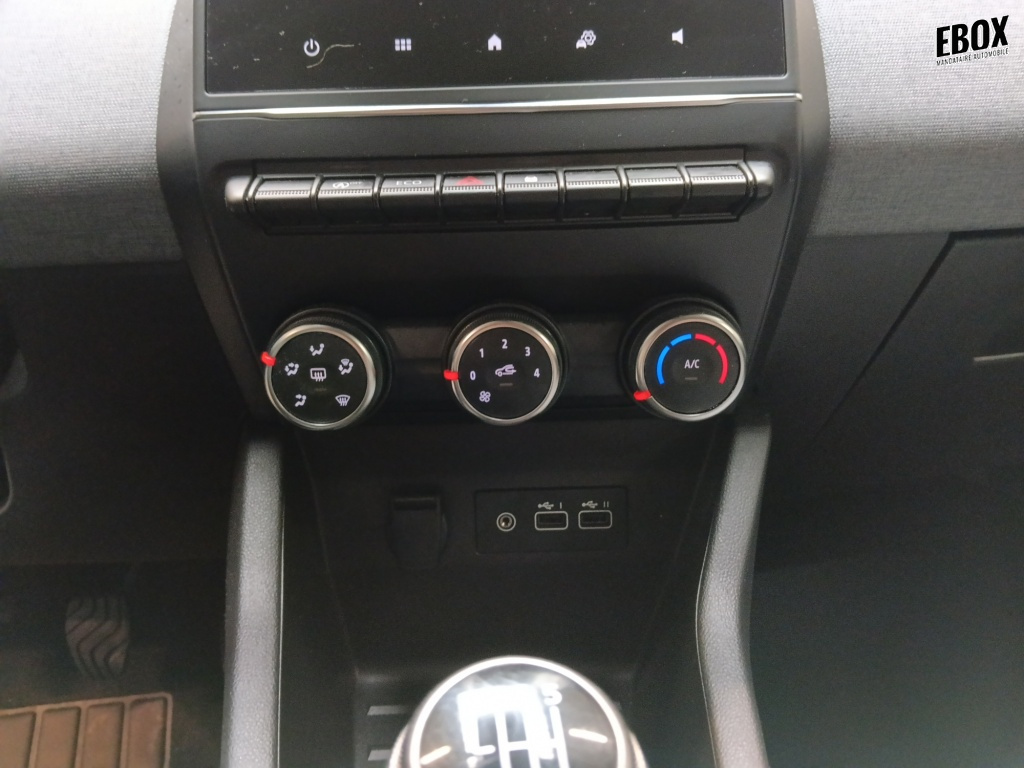 72453_p51 - RENAULT - CLIO - 2025 - photo 20