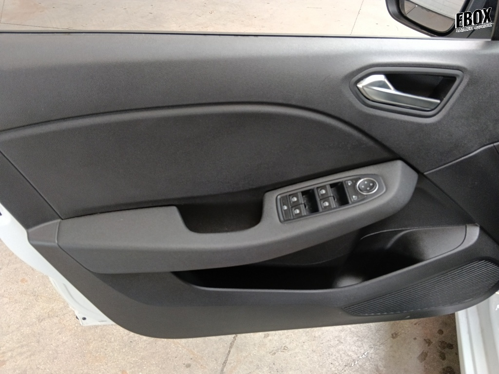 72564_p51 - RENAULT - CLIO - 2025 - photo 11