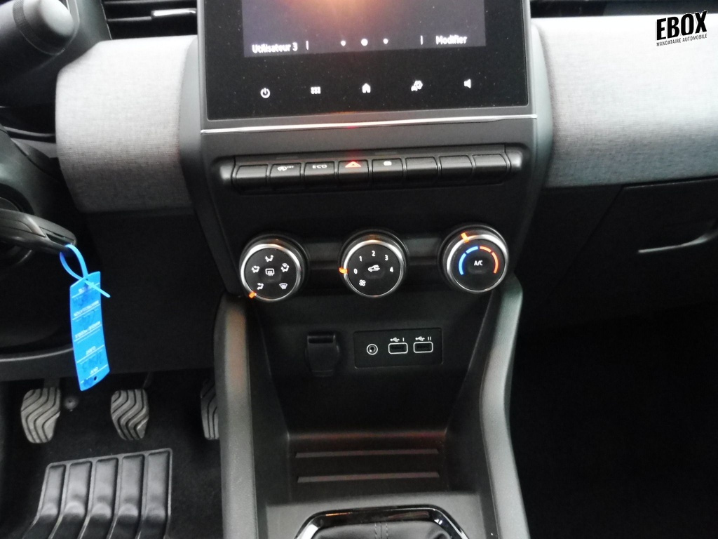 71343_p51 - RENAULT - CLIO - 2025 - photo 6