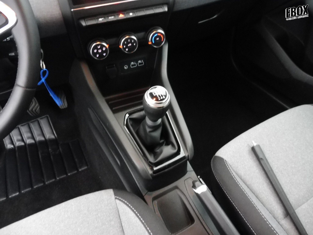 71347_p51 - RENAULT - CLIO - 2025 - photo 11