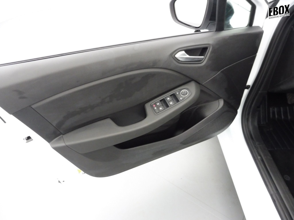 71347_p51 - RENAULT - CLIO - 2025 - photo 15