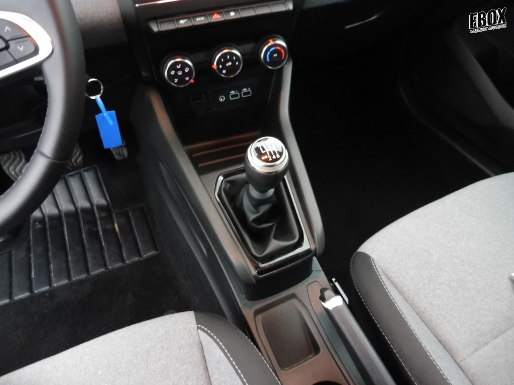 71349_p51 - RENAULT - CLIO - 2025 - photo 11