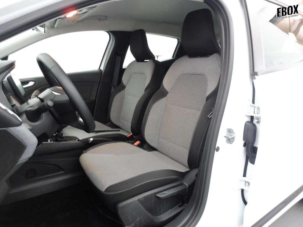 71349_p51 - RENAULT - CLIO - 2025 - photo 12