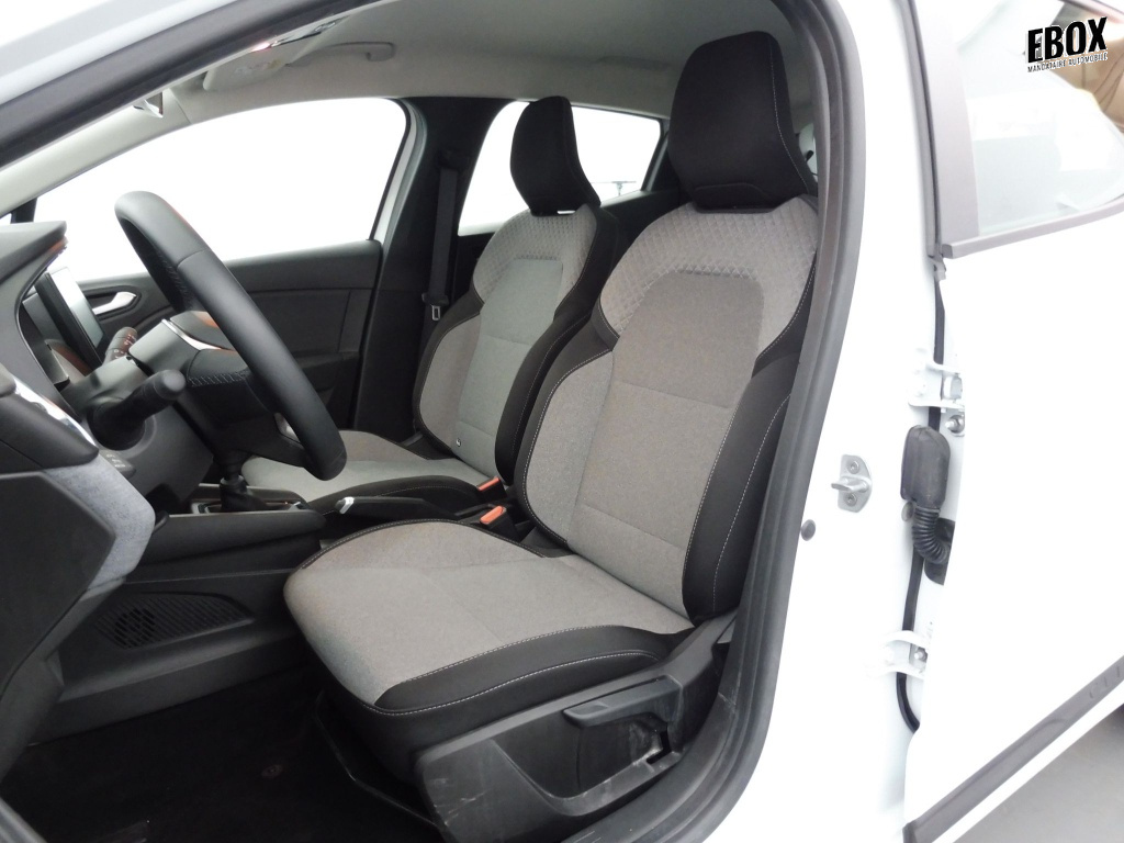 72488_p51 - RENAULT - CLIO - 2025 - photo 12