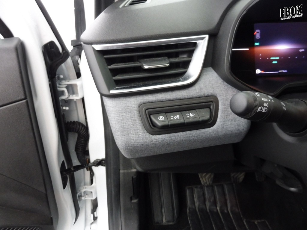 72488_p51 - RENAULT - CLIO - 2025 - photo 7