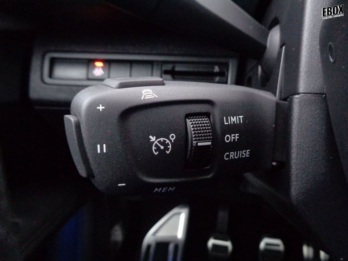 349956_p2 - PEUGEOT - 3008 - 2023 - photo 8