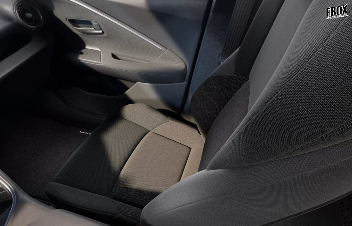 383798_p2 - TOYOTA - C HR - 2026 - photo 5