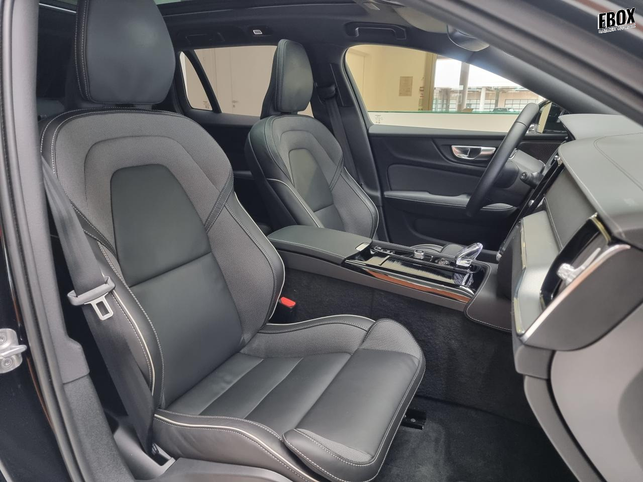 0679-0003130_p68 - VOLVO - V 60 - 2025 - photo 12