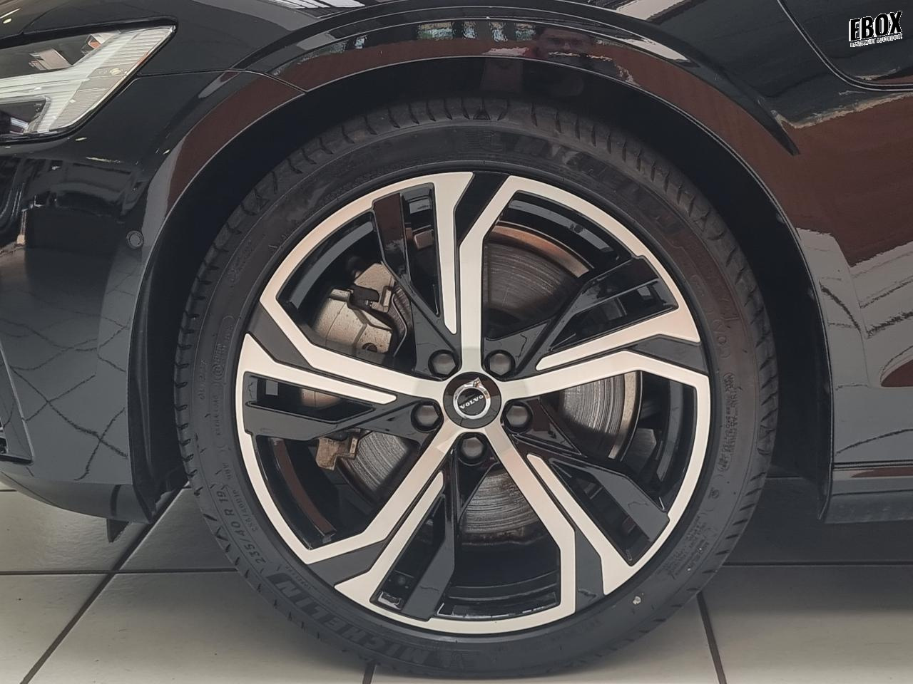 0679-0003130_p68 - VOLVO - V 60 - 2025 - photo 7