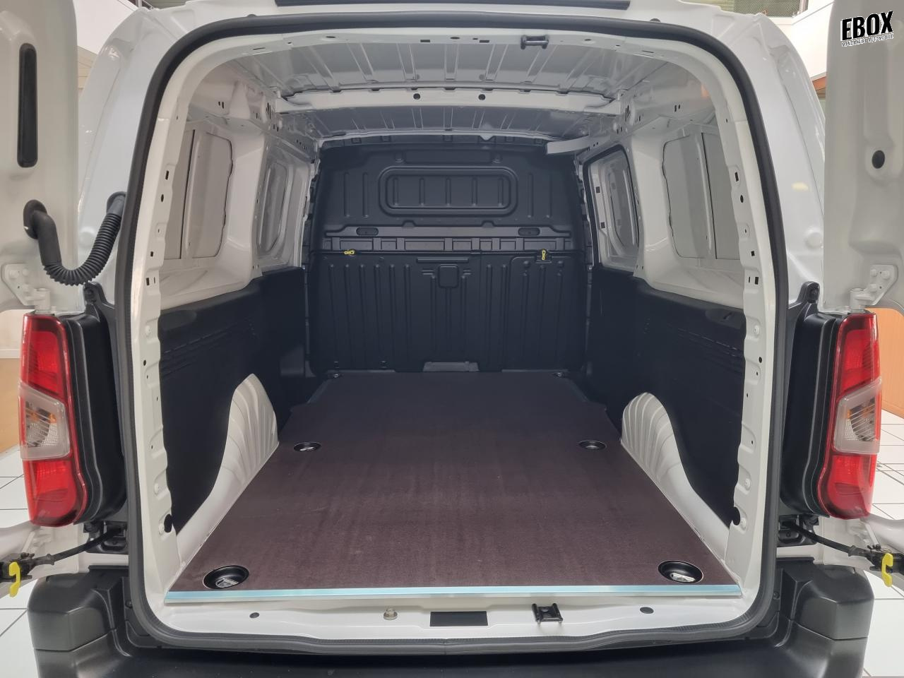 0679-0003177_p68 - PEUGEOT - PARTNER - 2025 - photo 13