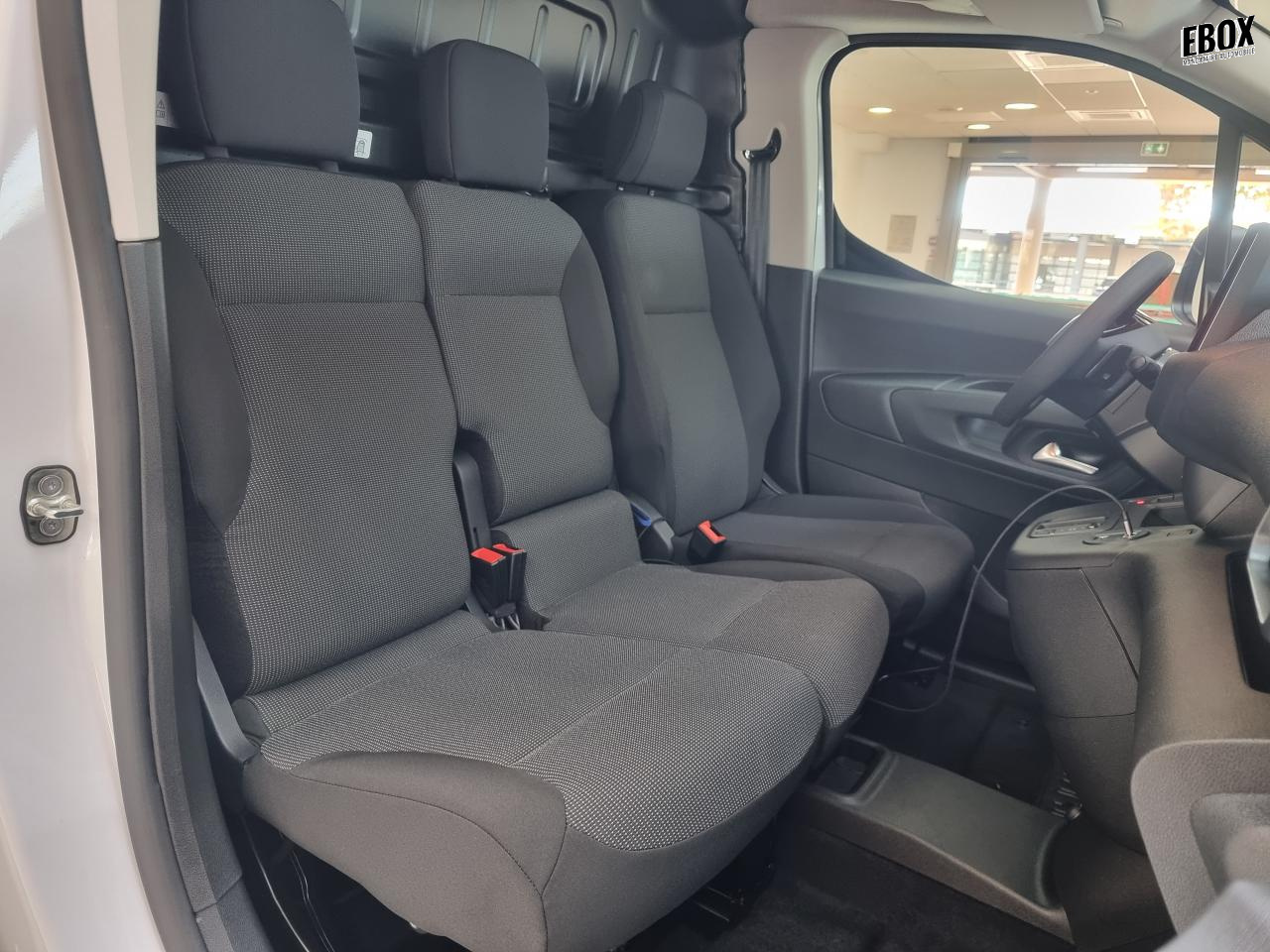 0679-0003177_p68 - PEUGEOT - PARTNER - 2025 - photo 12