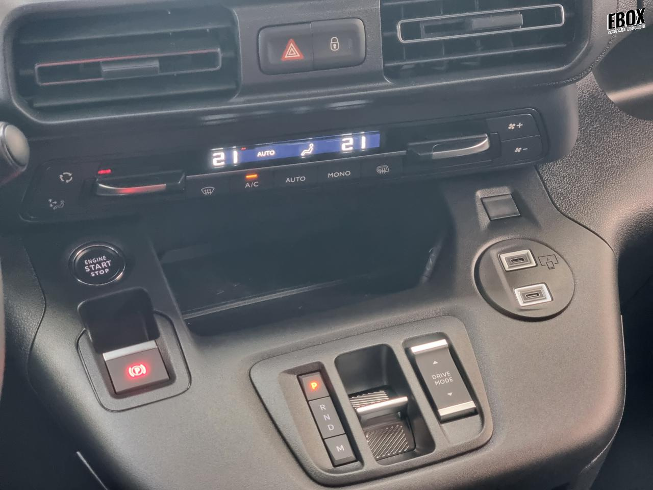 0679-0003177_p68 - PEUGEOT - PARTNER - 2025 - photo 18