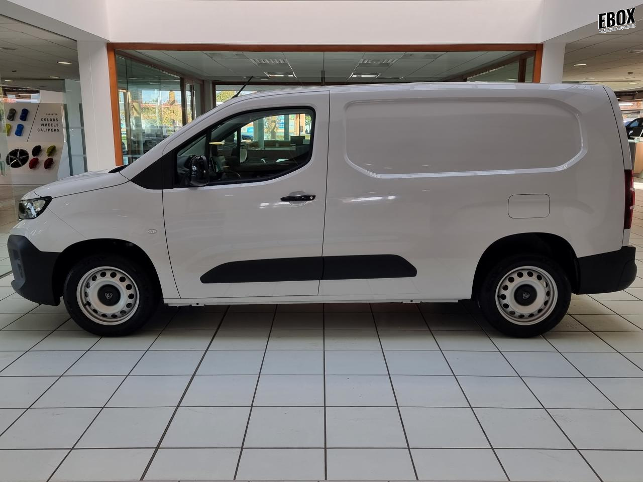 0679-0003177_p68 - PEUGEOT - PARTNER - 2025 - photo 23