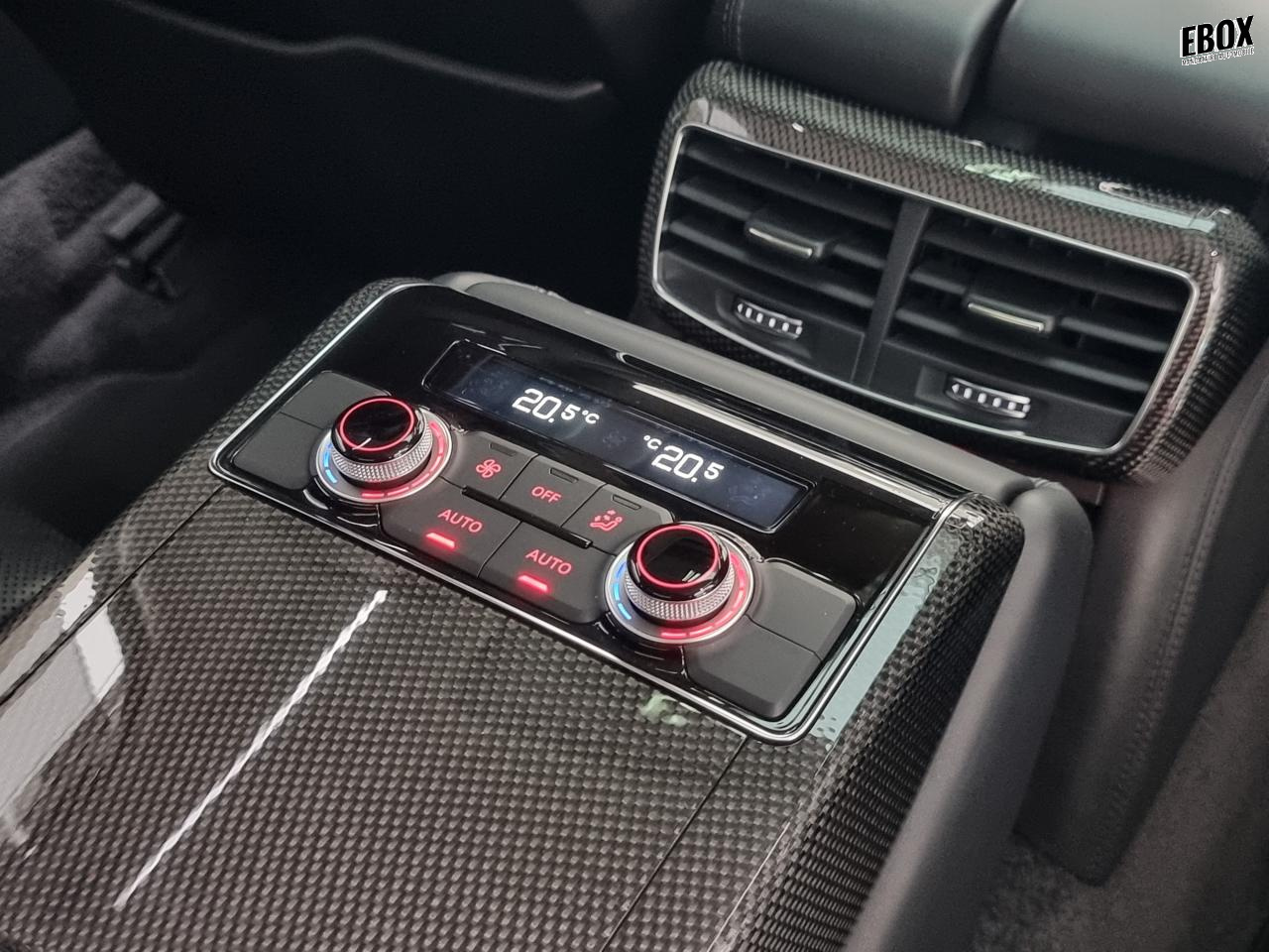 0679-0003179_p68 - AUDI - S8 - 2013 - photo 33