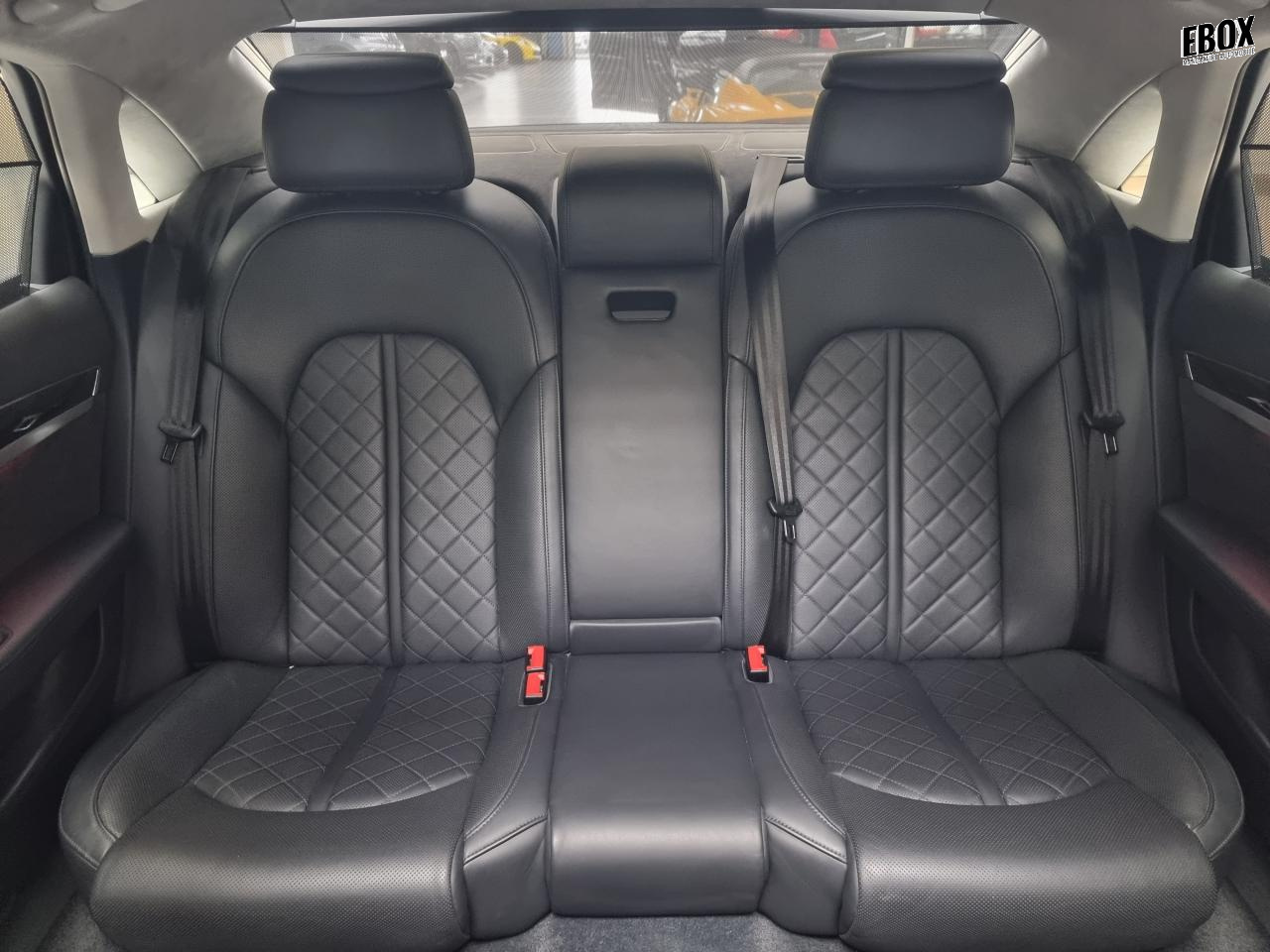 0679-0003179_p68 - AUDI - S8 - 2013 - photo 13